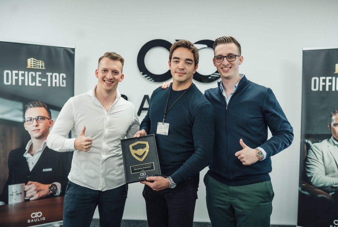 Max bei der Award-Übergabe mit den Bauligs